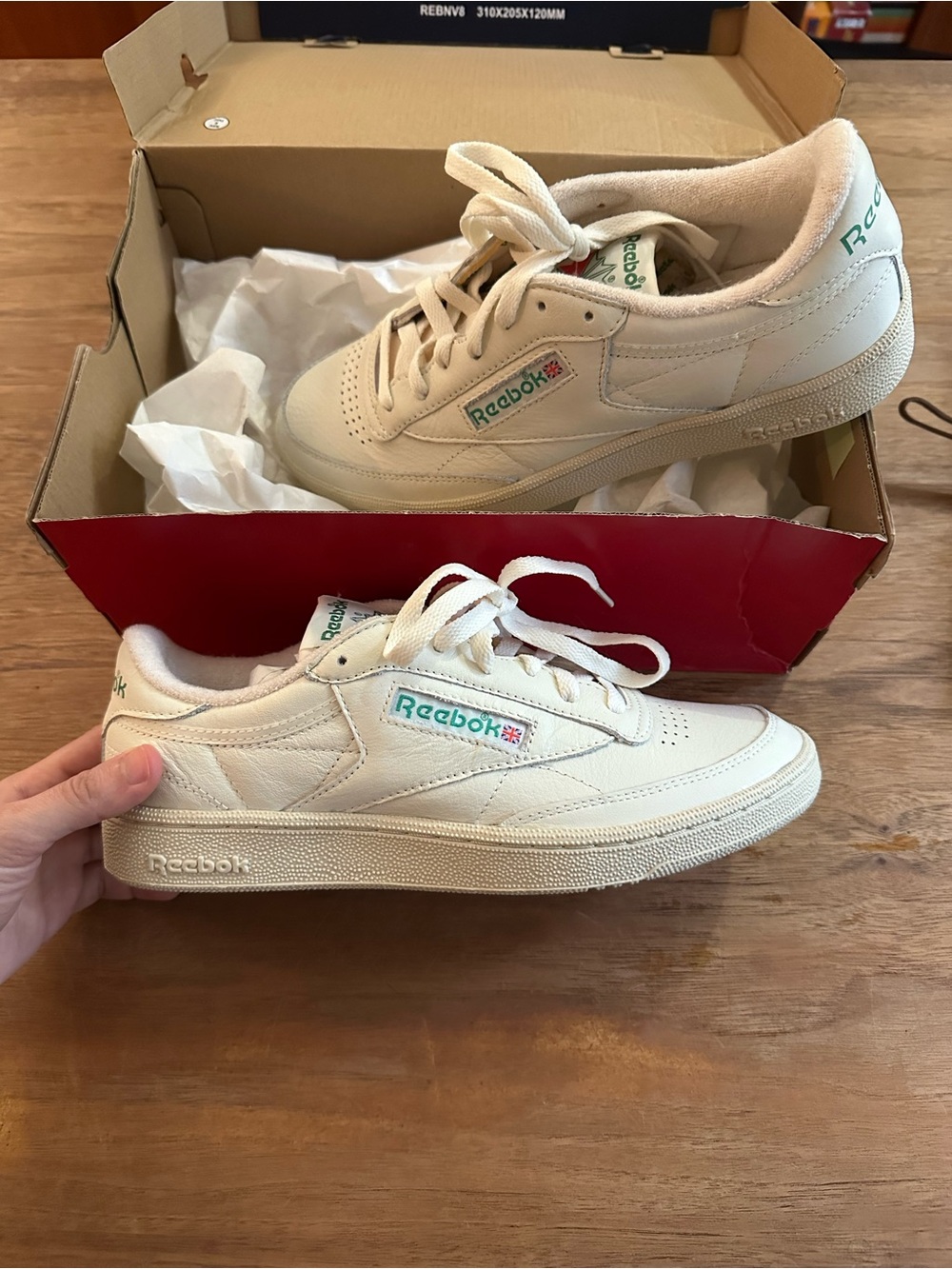 Reebok Club C 85 vintage Cream size 8.5 new Low-Top Sneakers with Teal Logo
